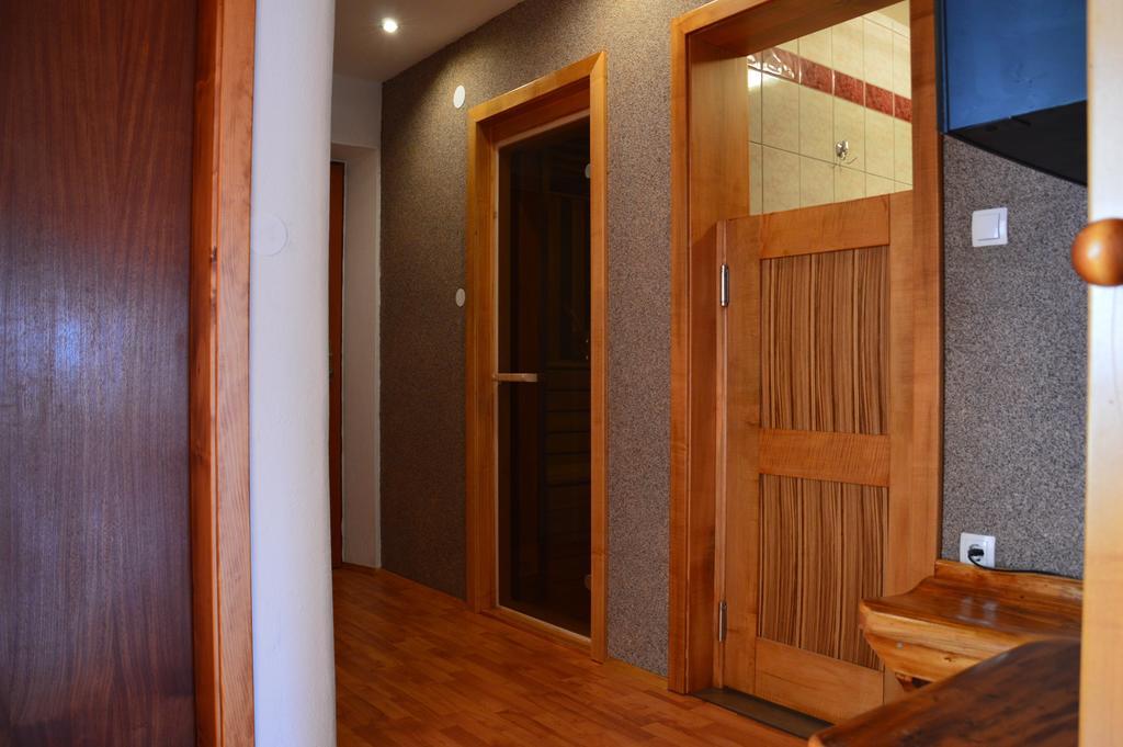 Apartmens And Rooms Sostar Церкно Екстер'єр фото